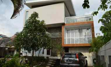 Rumah Cantik Turun Harga di Neptunus Margahayu Raya Bandung