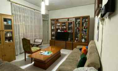 Dijual Rumah Asri Siap Huni Halaman Luas di Margahayu Raya