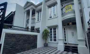 MBV243 Brand New European Classic House With Private Poll di Kebagusan