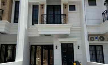 MBV253 Townhouse 3 Lt Rooftop Modern American Classic di Jagakarsa