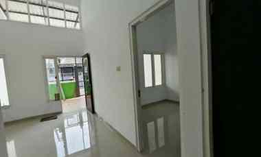dijual rumah medokan ayu