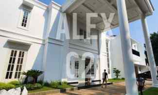 Dijual Luxurious Modern Classic Brand New House di Menteng Jakarta