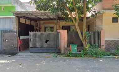 Dijual Rumah di Hook, Luas, Teduh, Nyaman di Metland Cileungsi