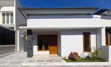 Dijual Rumah Mewah Desain Modern di Ngemplak Sleman