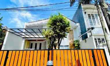 dijual rumah mewah pondok gede