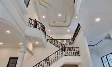 Dijual Rumah Mewah Siap Huni di Tomang