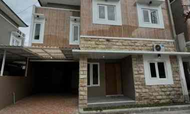 dijual rumah modern lantai 2 dekat blue lagon sleman