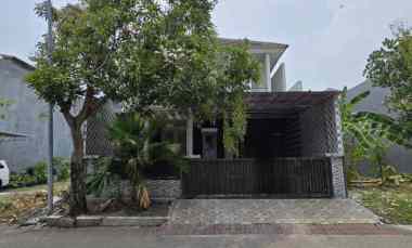 Rumah Florence Pakuwon City Furnish Minimalis Carport 2