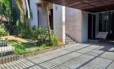 Rumah Mewah, Semi Furnish di Pakuwon City Surabaya Timur