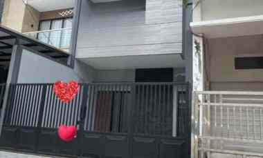 Rumah Baru Gress Minimalis Mulyosari Row 3mobil Paving tidak Banjir
