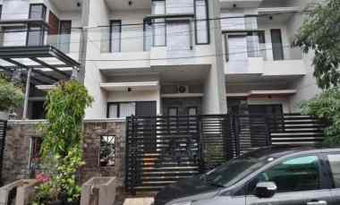 Ready Rumah 2 Lantai Lingkungan Tenang Komplek Mulyosari Prima