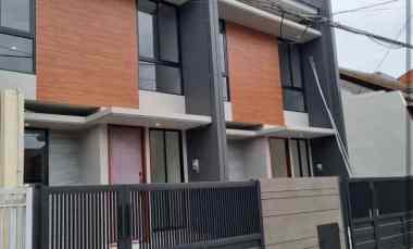 Rumah Baru Minimalis Strategis dekat Pakuwon City, Galaxy Mall, Its