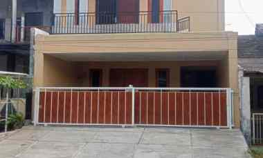 Dijual Cepat Rumah 2,5 Lantai di Mutiara Gading Timur SHM Strategis