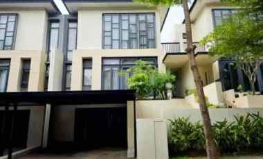 Rumah Mewah Swim Pool Semi Furnish di Lancewood Navapark Bsd City