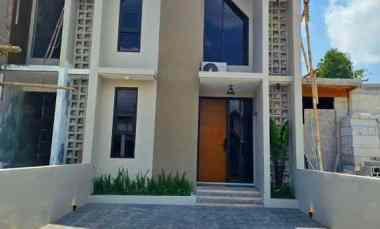 Rumah 2 Lantai, Full Furnished, 15 menit ke Kampus Ugm Jogja di Sleman