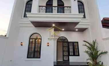 Dijual Rumah Mewah Desaint Elegant dekat Exit To Maguwoharjo Sleman