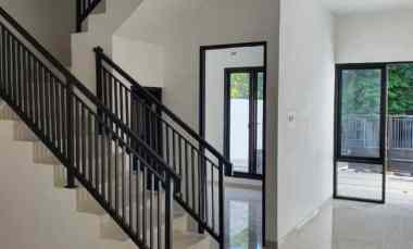 Rumah Nirwana Eksekutif Gress 2 Lantai Row Jalan 3,5 Mobil