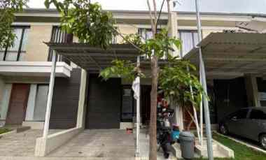 dijual rumah north west lake citraland