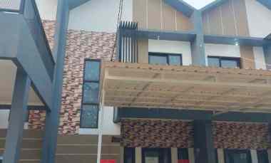 dijual rumah oma regency