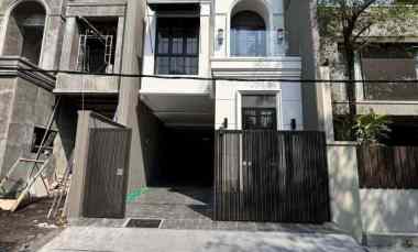 Dijual Rumah ON Progress Manyar Indah American Style