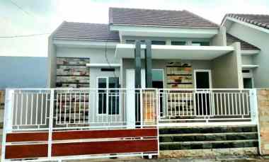 dijual rumah pakis