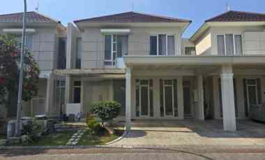 dijual rumah pakuwon city