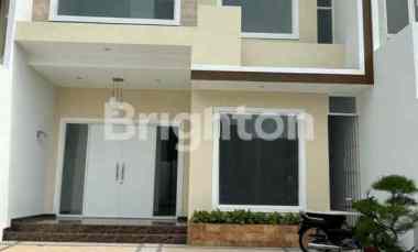 dijual rumah pakuwon city