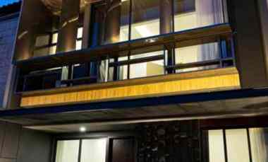 Siap Huni Rumah Mewah Estetik Pakuwon City Fasad Unik dekat Mall