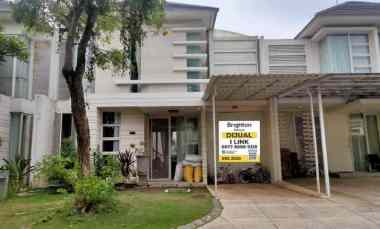 dijual rumah pakuwon city