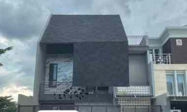 dijual rumah pakuwon city