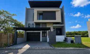 dijual rumah pakuwon city