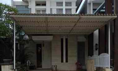 Rumah Mewah Granada Pakuwon Indah dekat Club House, Pakuwon Mall