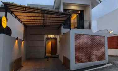 Rumah Villa Estetik Full Furnished Kolam Renang di Donokerto Palagan
