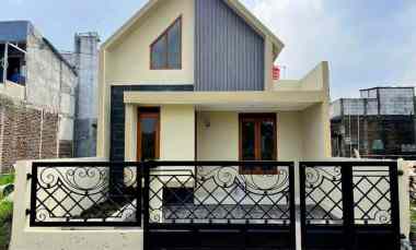 Rumah Dijual di C8biru