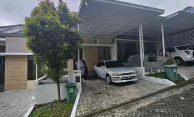 dijual rumah pandanaran hills