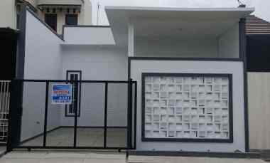 gambar dijual rumah panjibuwono city