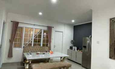 Full Furnished Rumah di Paramount Village Simongan Manyaran Semarang