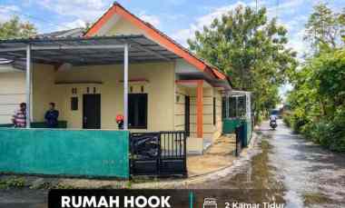 Rumah HOOK, 300 meter dekat Pasar Barongan jl. Imogiri Barat