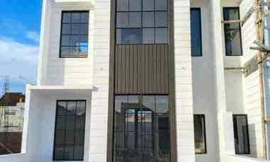 Rumah Baru American Style Lokasi Perumahan Sukun Kota Malang