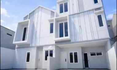 Rumah di Percetakan Negara Cempaka Putih dekat UI Salemba, St.Kramat