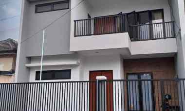 Permata Safira Surabaya Rumah Gress 2 Lantai Semi Furnish