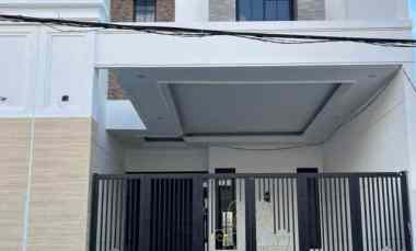 Dijual Rumah Baru Gress American Classic Mewah di Perum Babatan Pantai