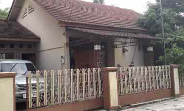 dijual rumah perum pondok jagung blok