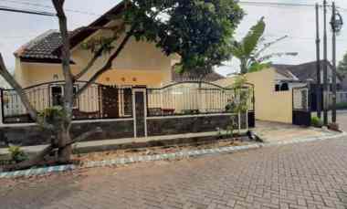 dijual rumah perum saptorenggo