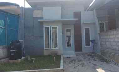 dijual rumah perumahan aquila valley