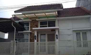 Rumah Bagus Strategis Siap Huni Full Furnished di Kota Batu