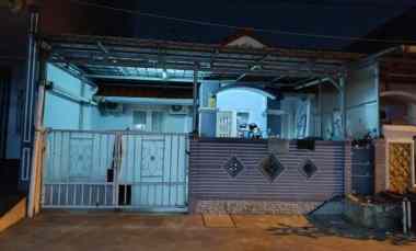 Rumah Dijual di Perumahan Boulevard Hijau