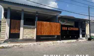 Murah Dijual Rumah di Perumahan Grand Surya Kebomas Gresik Full Furnis