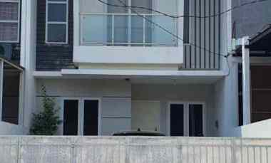 dijual rumah perumahan imperial gading