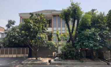 Dijual Cepat Rumah Ada Kolam Renang di Menteng Royal Lippo Cikarang